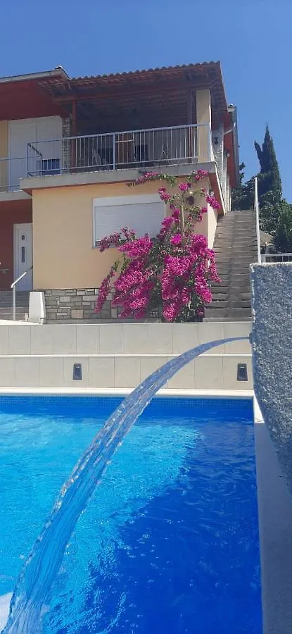 Apartment With Heated Pool, Villa Regina Pula Kroatien